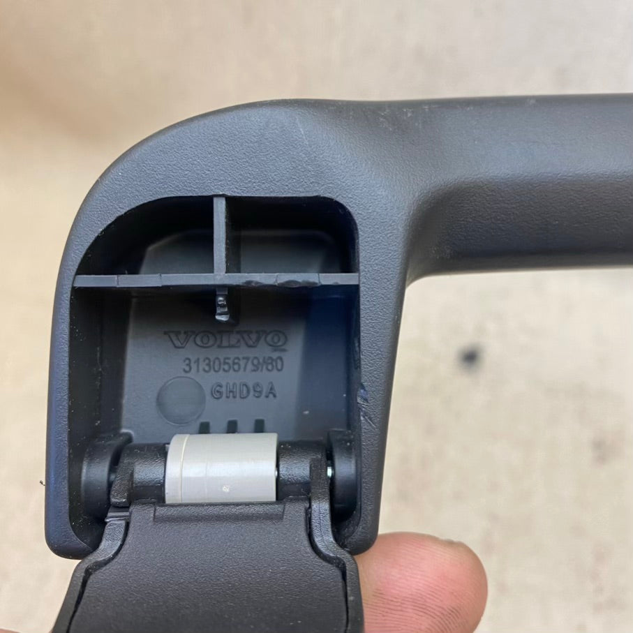 Volvo V40 iç tavan tutma kolu 31305679 31305680 39818317 En Uygun Oto Parça