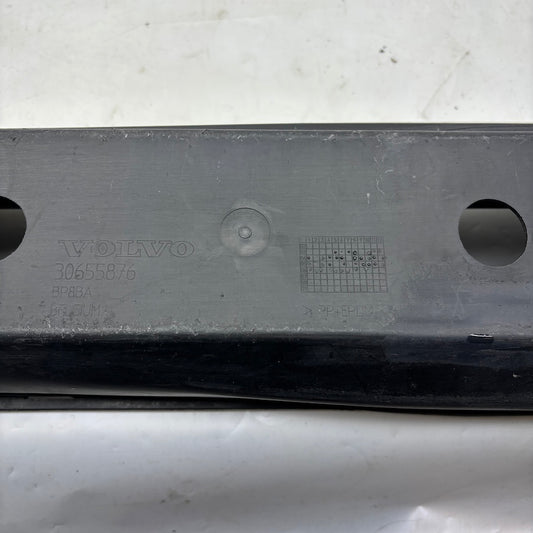 Volvo V50 Ön Tampon Darbe Emici 30655876 - En Uygun Oto Parça