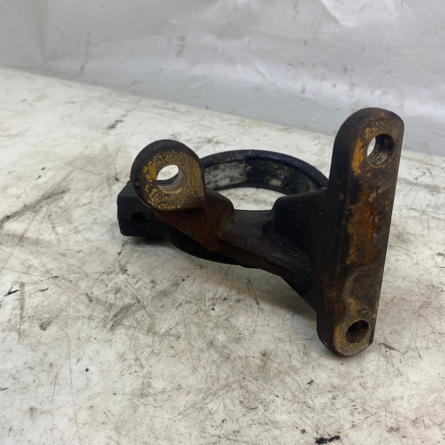 Volvo V50 / V60 / S80 Aks Taşıyıcı Braketi 4M51-3K305-EA En Uygun Oto Parça