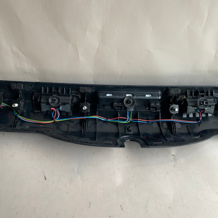Volvo V60 Bagaj Çıtası Tutamak 31391290