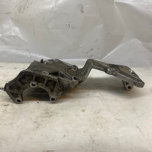 Volvo V60 MK1 Süspansiyon Braketi 31316673