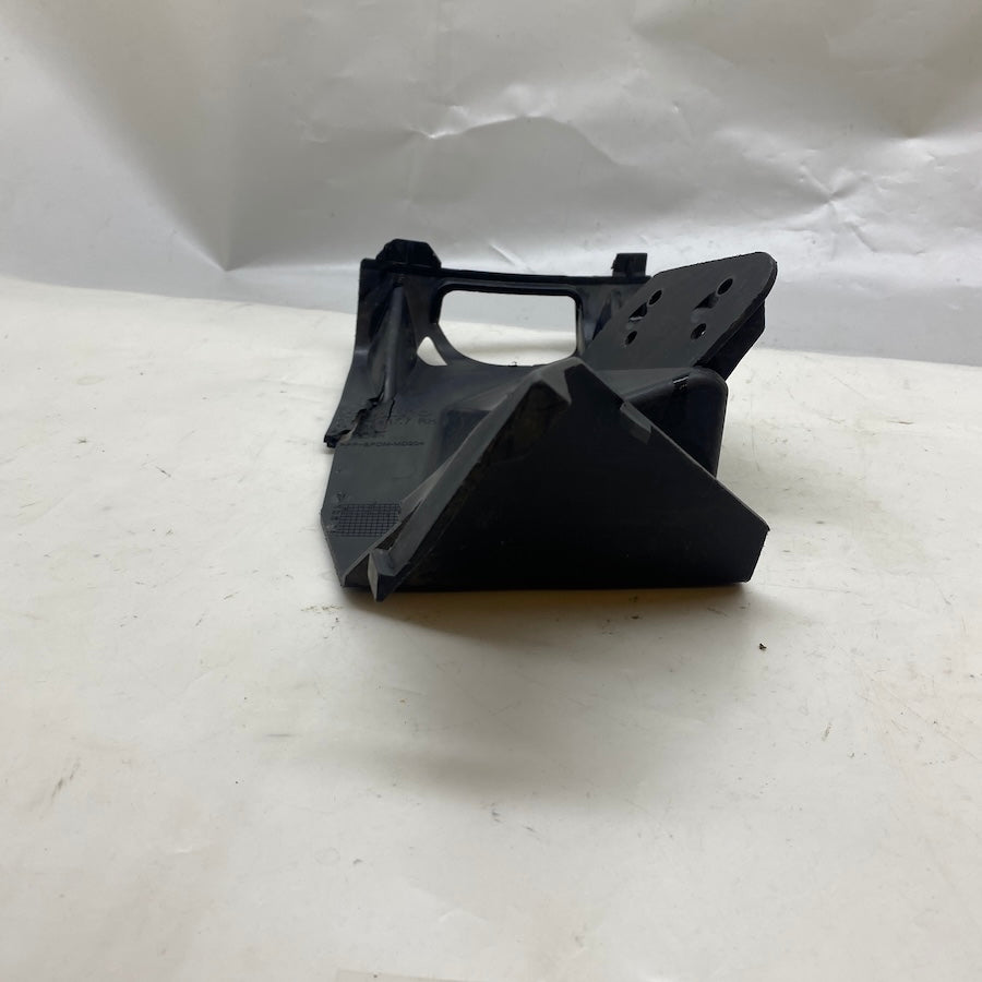 Volvo V70 Ön Tampon Montaj Braketi Sağ 30698127