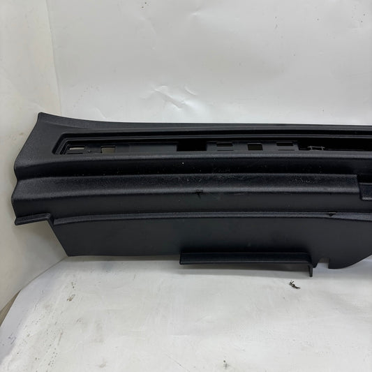 Volvo XC40 Bagaj Kilit Kaplaması Eşik Bakaliti 31440884 - En Uygun Oto Parça