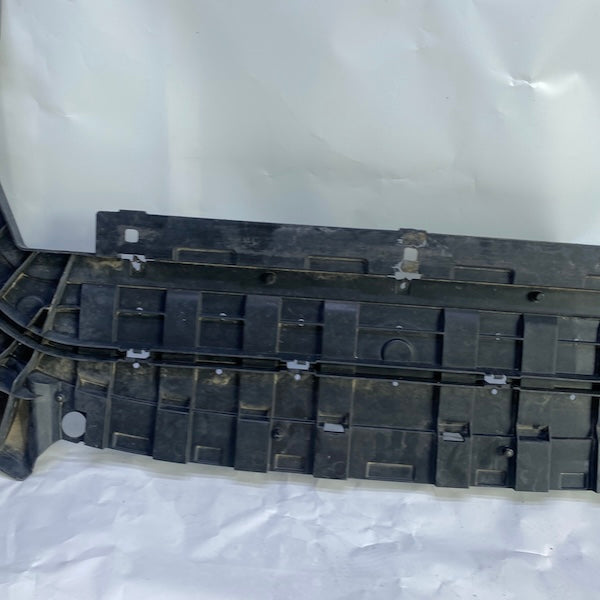 Volvo XC40 Ön Tampon Alt Muhafaza Radyatör 31290944
