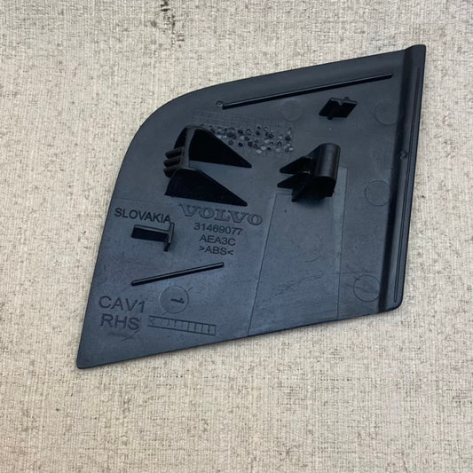 Volvo XC40 Orta Konsol Kapağı Sağ 2020 31469077