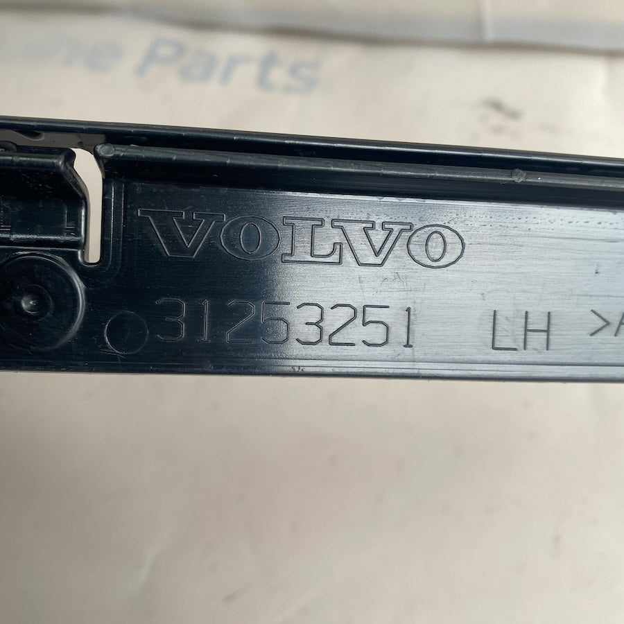 Volvo XC60 Dış Panel Kalıplama Trimi Sol 31253251 En Uygun Oto Parça