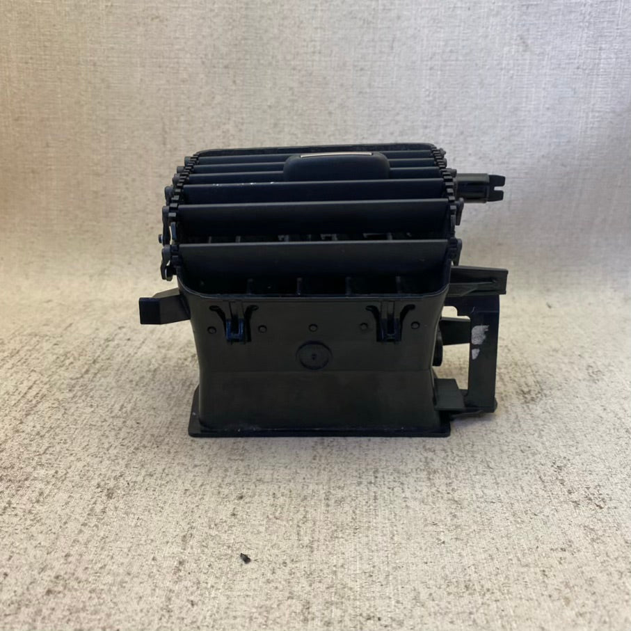 Volvo XC60 Hava üfleme menfezi 06777-001