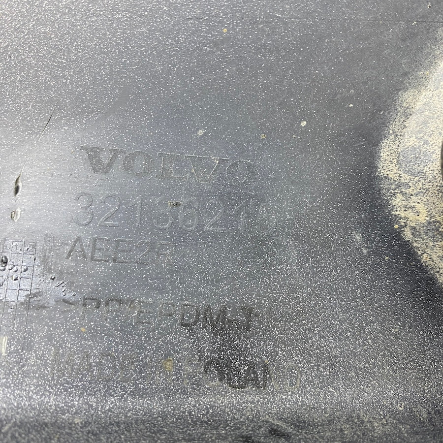 Volvo XC60 R-Design Arka Tampon Difüzör 32136215 Orijinal Çıkma 2018-2024