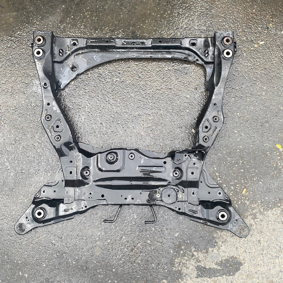 Volvo XC60/XC90 2015-2023 motor traversi / motor beşiği, orijinal çıkma