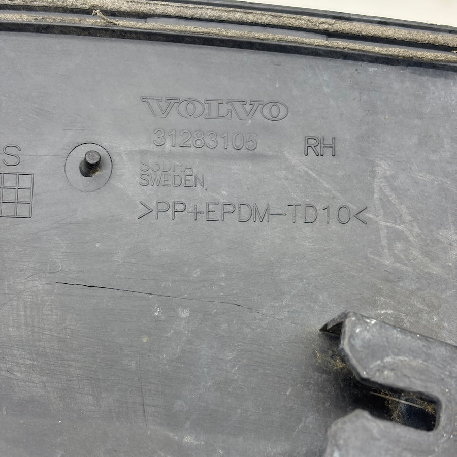 Volvo XC70 Çamurluk Dodik 31283105 31283104