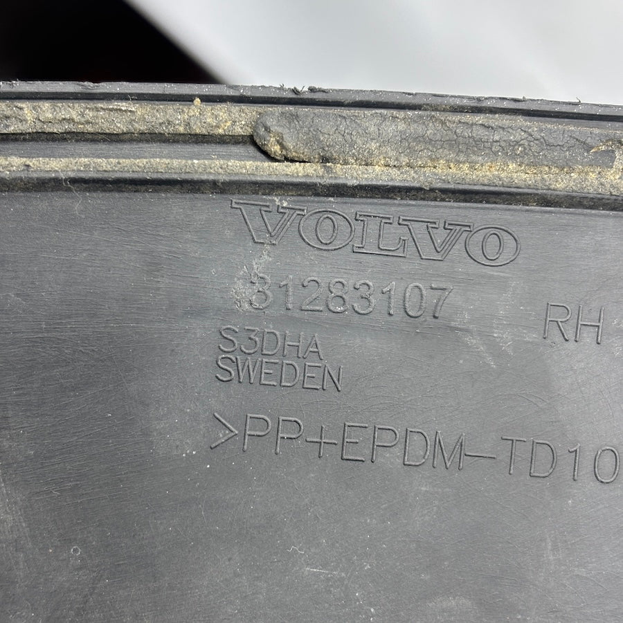 Volvo XC70 Çamurluk Dodik 31283107 31283106