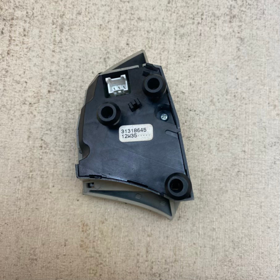 Volvo XC70 Direksiyon simidi düğmesi 31318645