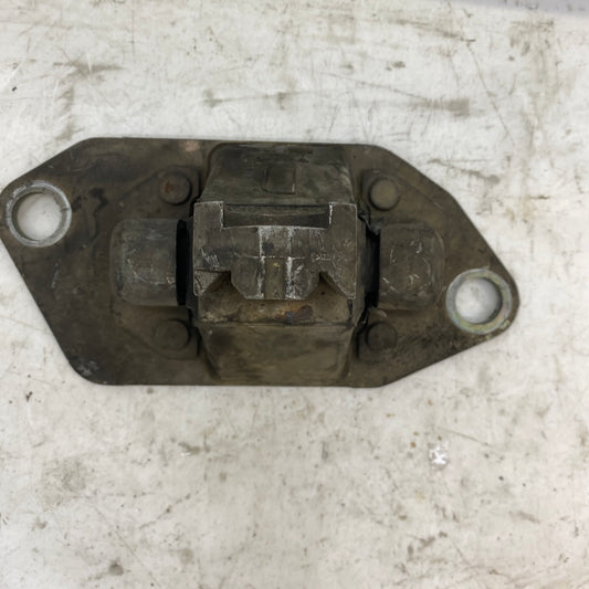 Volvo XC70 V70 S60 S80 XC90 Sağ Motor Takozu Kulağı 30748811