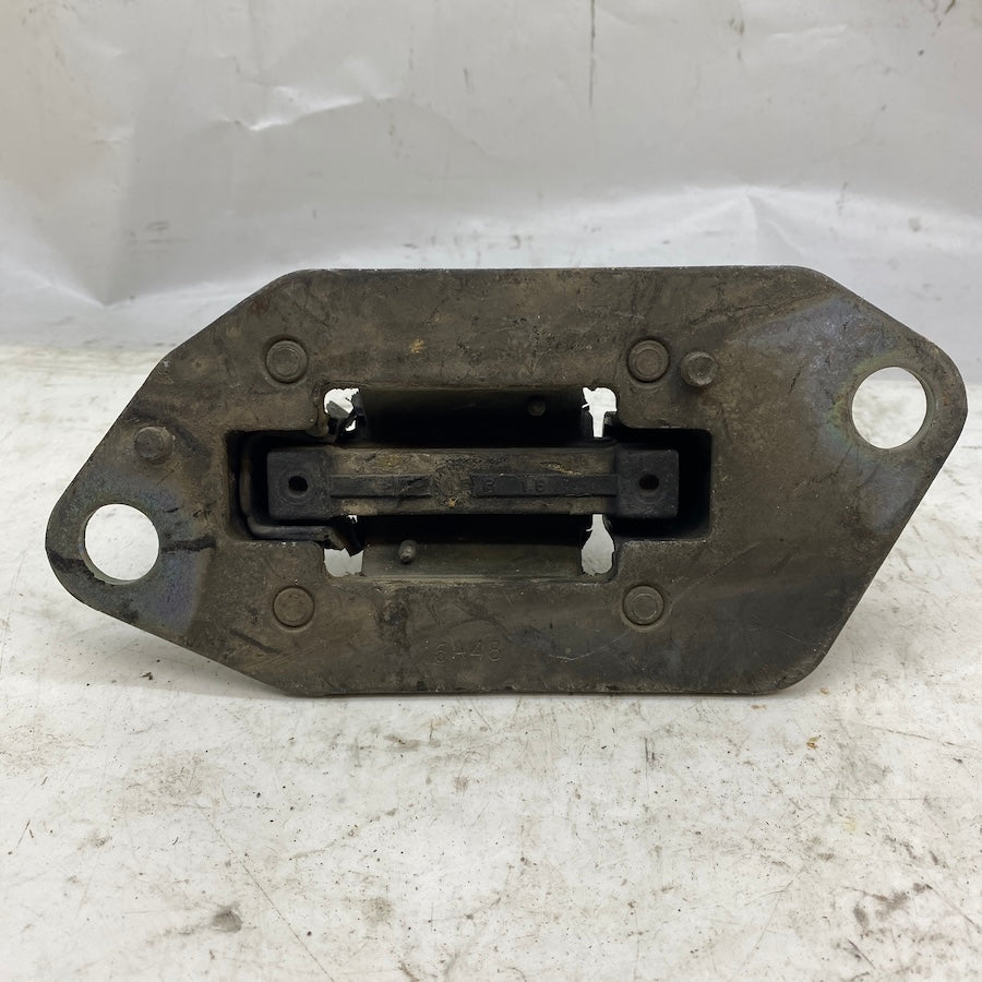 Volvo XC70 V70 S60 S80 XC90 Sağ Motor Takozu Kulağı 30748811