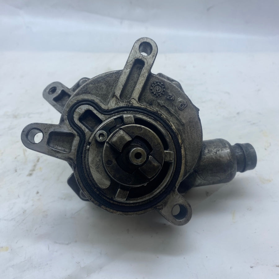 Volvo XC90 2.4 D5 Vakum Pompası 30731825
