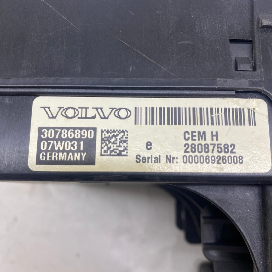 Volvo XC90 2,4 CEM Beyni Orijinal Çıkma 30786890 02-14