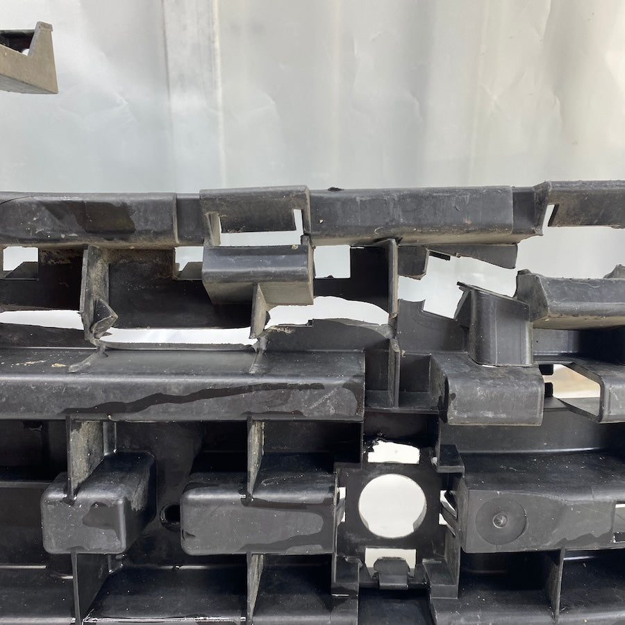 Volvo XC90 Arka Tampon İç Plastik 30678966