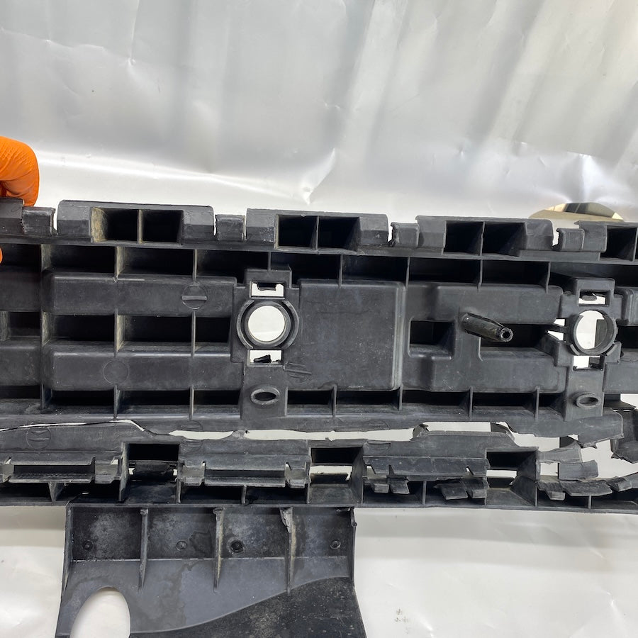 Volvo XC90 Arka Tampon İç Plastik 30678966