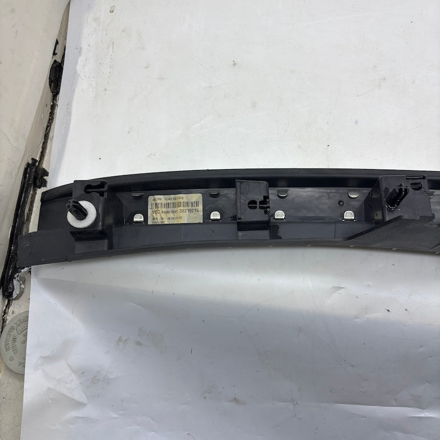 Volvo XC90 Bagaj Kilit Bakaliti 32239215 - En Uygun Oto Parça