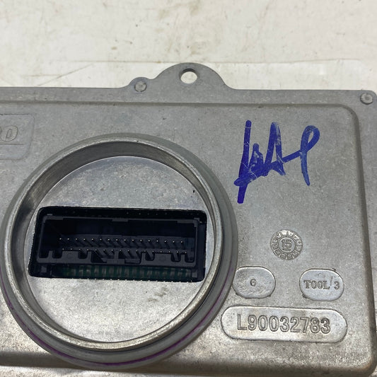 31395944 kodlu Volvo XC90 full LED far kontrol modülü – çıkma OEM elektronik beyin.