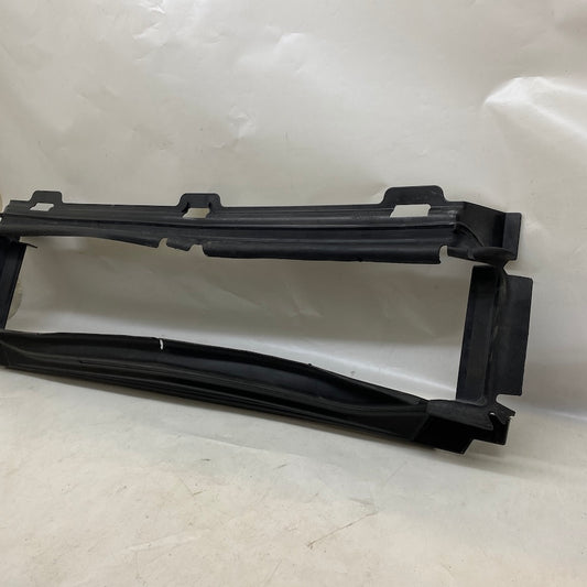 Volvo XC90 Ön Tampon Hava Kılavuzu 31383717 Orijinal Çıkma 2015-2021