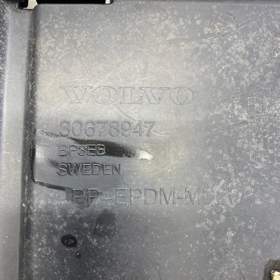 Volvo XC90 Ön Tampon İç Kaplama 30678947