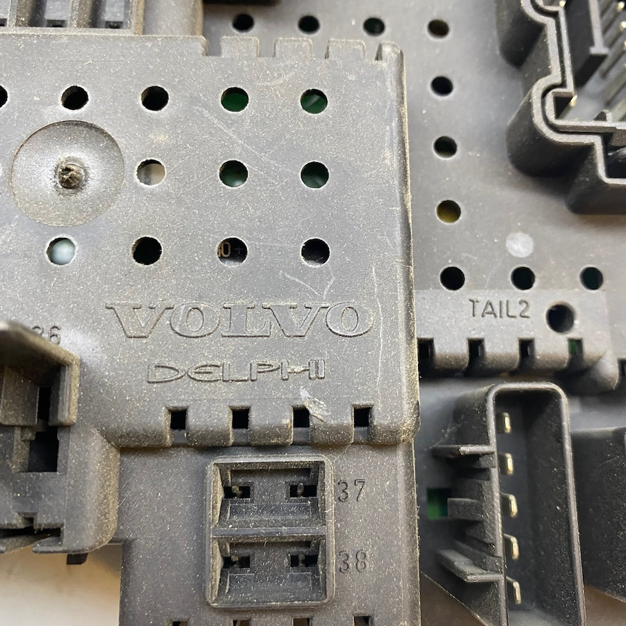 Volvo XC90 / S60 T13 Sigorta Kutusu 30728512 – Orijinal Çıkma 2002-2014