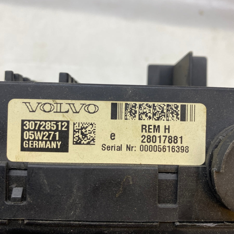 Volvo XC90 / S60 T13 Sigorta Kutusu 30728512 – Orijinal Çıkma 2002-2014