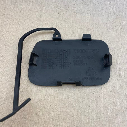 Volvo Xc70 2008 Ön Çeki Demir Kapağı 30678696