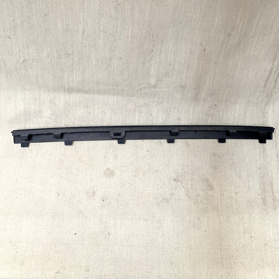 Volvo Xc90 Ön Tampon Alt Trim 31383799