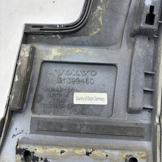 Volvo XC90 Sol Ön Dodik Çamurluk Kaplama 31399460