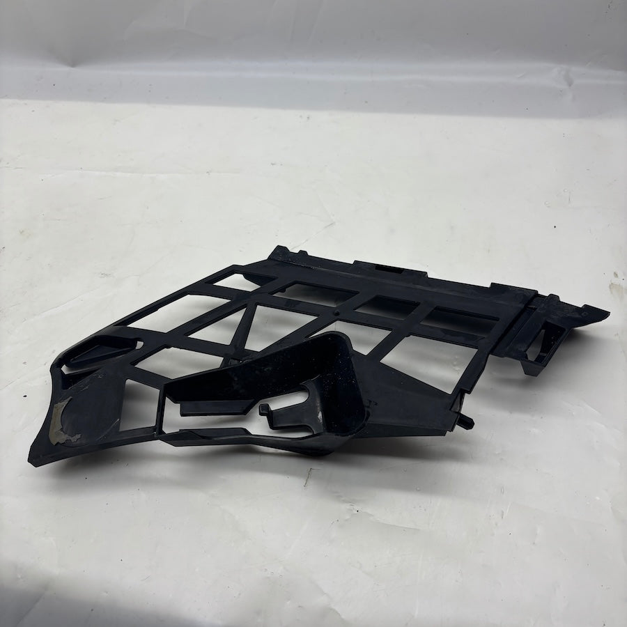 W246 Ön Tampon Sol Braket A2468851921