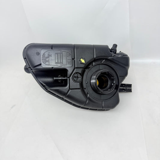 BMW G30 G32 G38 530i 520i Su Tankı 17139884859 En Uygun Oto Parça