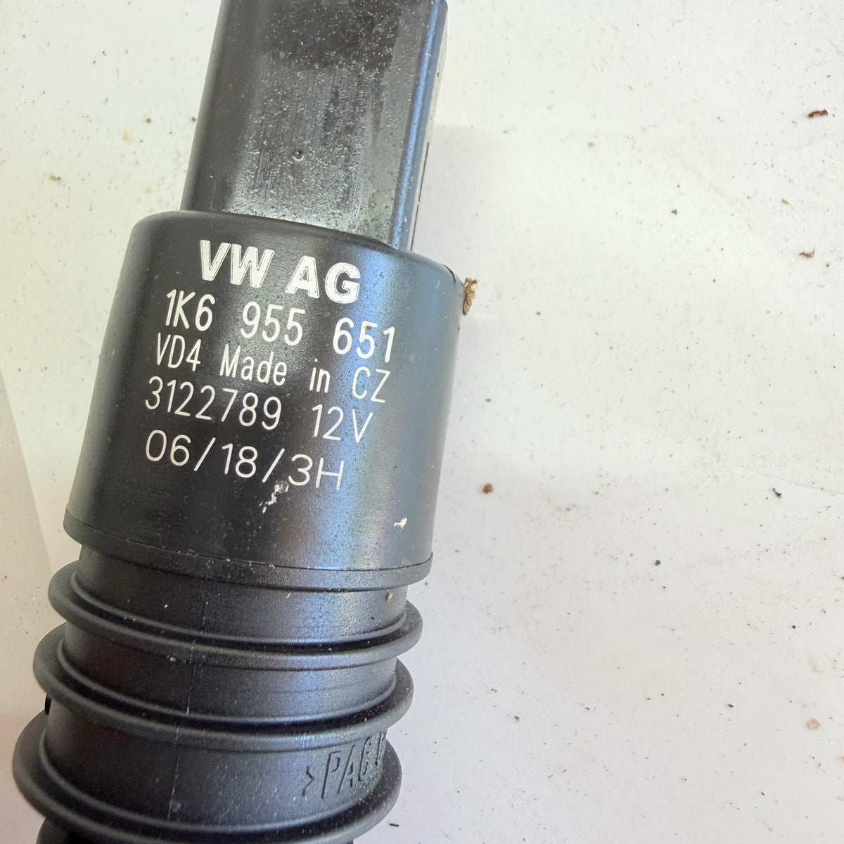 Volkswagen Cam Su Fiskiye Motoru Çift Çıkışlı 1K6955651