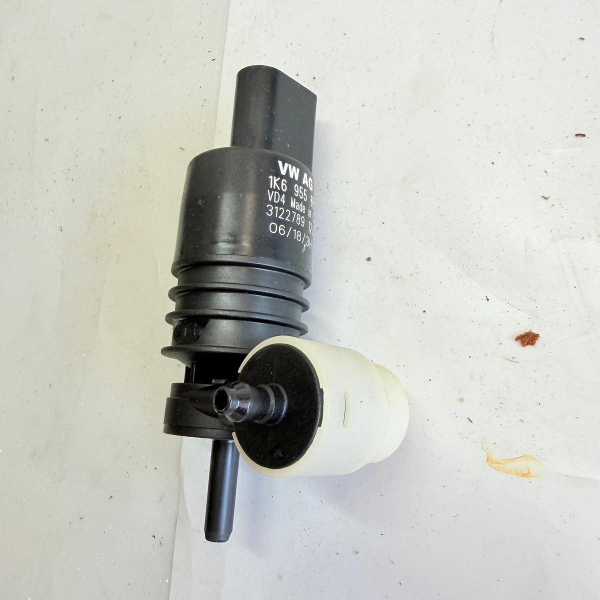 Volkswagen Cam Su Fiskiye Motoru Çift Çıkışlı 1K6955651