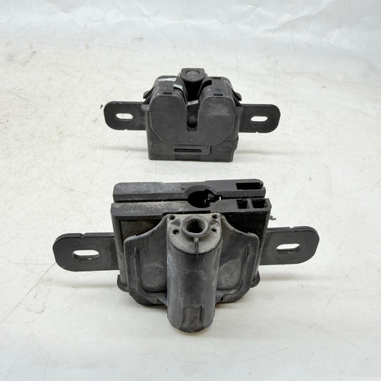Volvo S60 V60 Kaput Kilidi 31218878 2011-2018 En Uygun Oto Parça