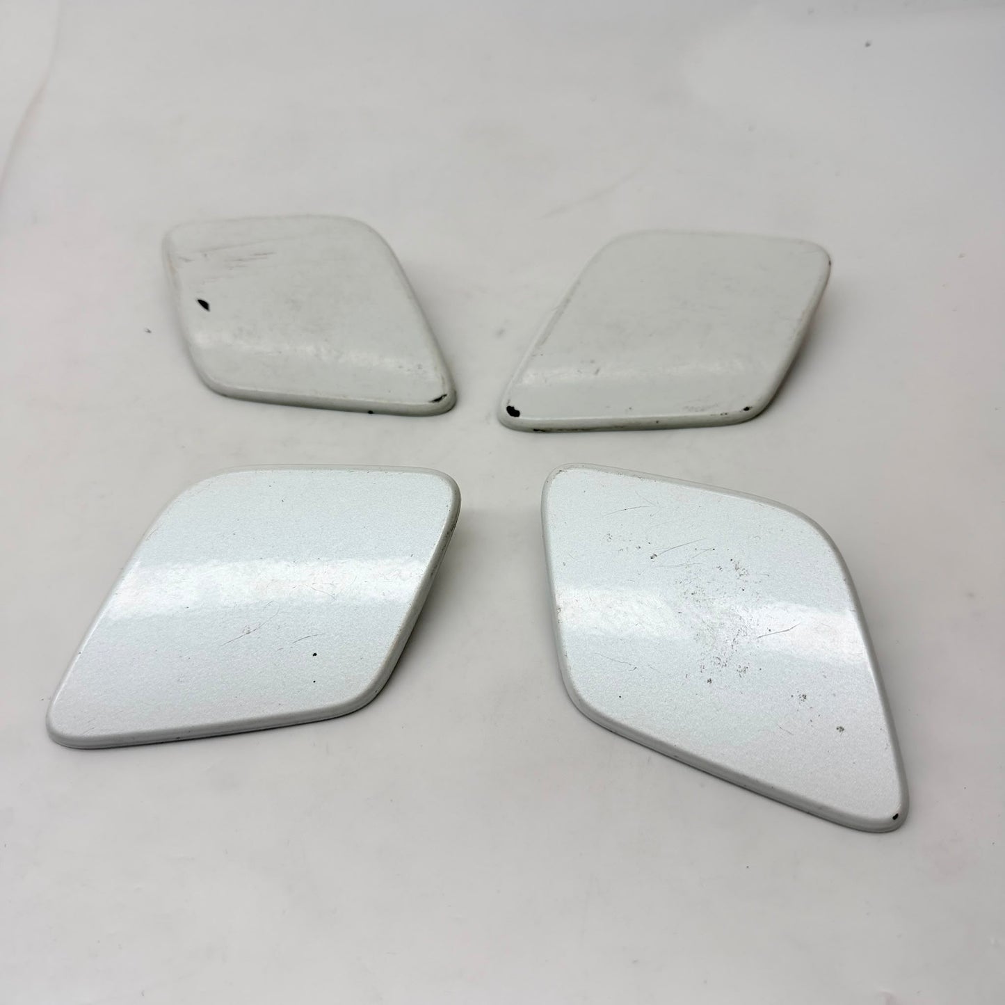 Volvo V40 Far Yıkama Kapağı 31283734 39814170 En Uygun Oto Parça