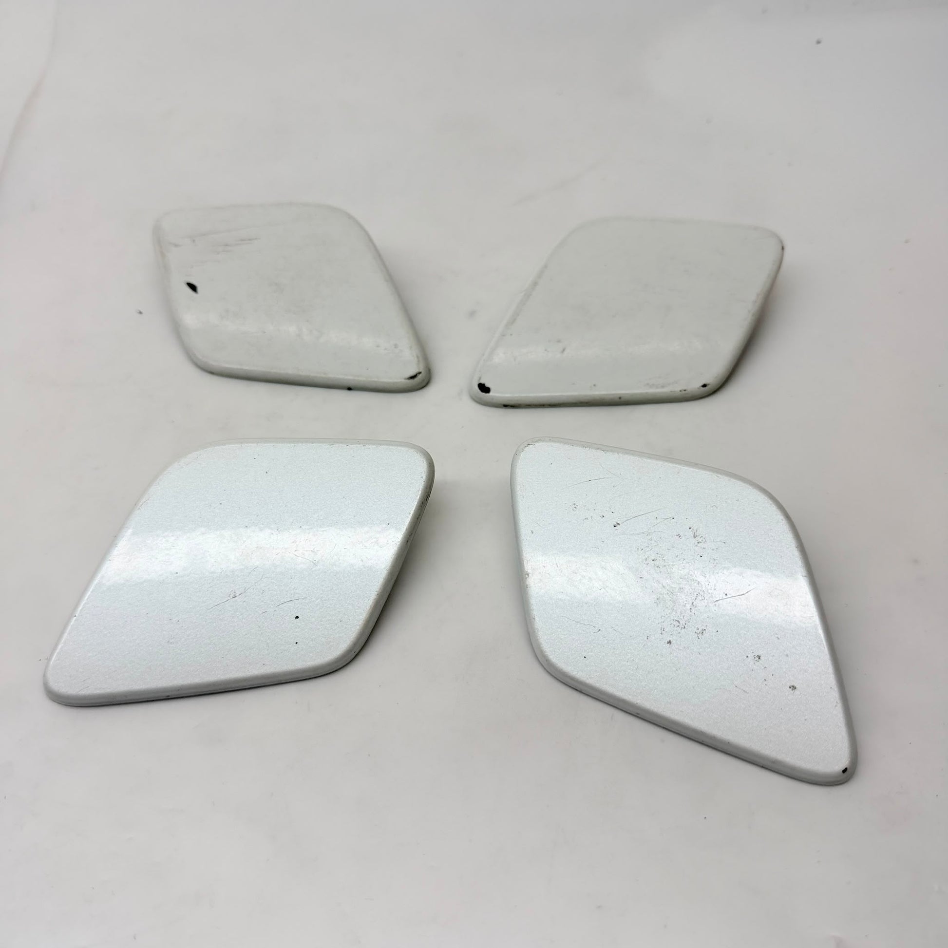 Volvo V40 Far Yıkama Kapağı 31283734 39814170 En Uygun Oto Parça