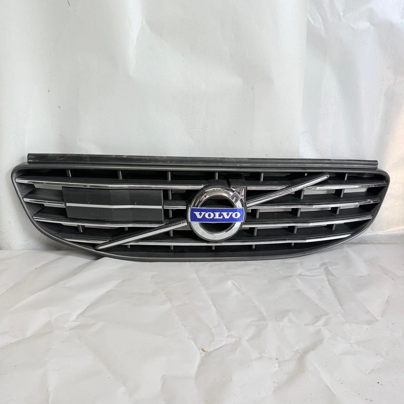 Volvo XC60 Radarlı Ön Panjur 31333833 14-17 En Uygun Oto Parça