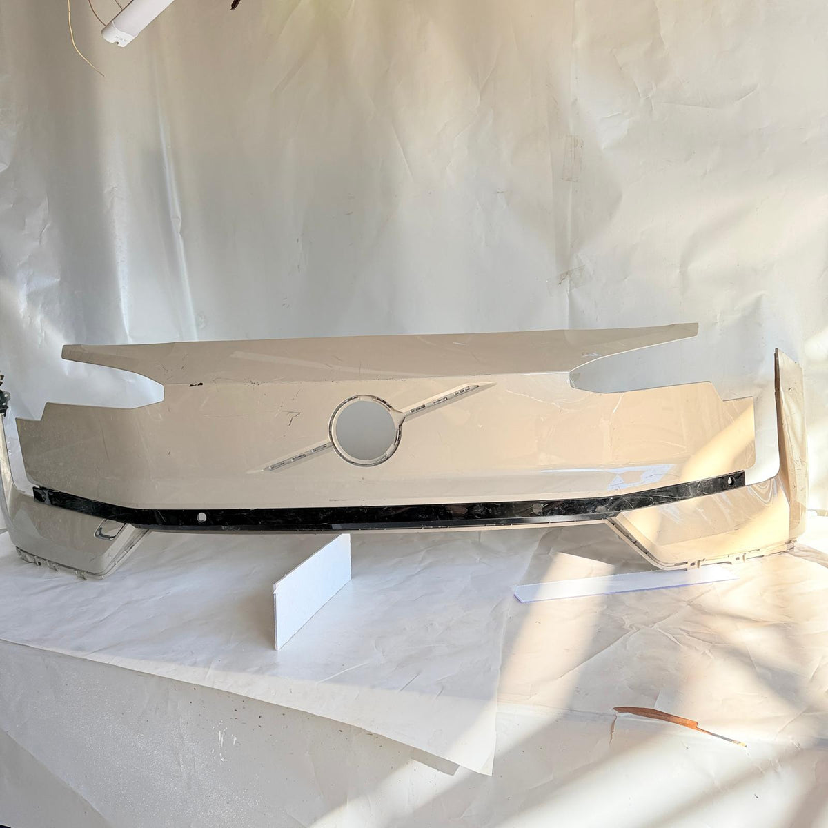Volvo EX30 Ön Tampon 2023-2025 31345658 En Uygun Oto Parça