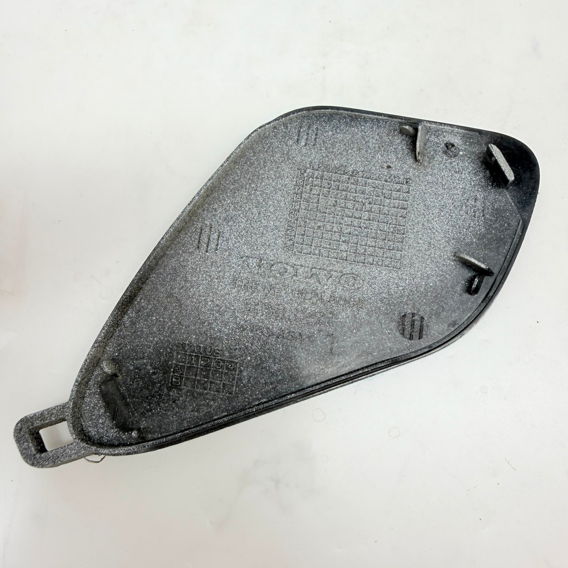 Volvo S90 Ön Tampon Çeki Demir Kapağı 39839818 En Uygun Oto Parça