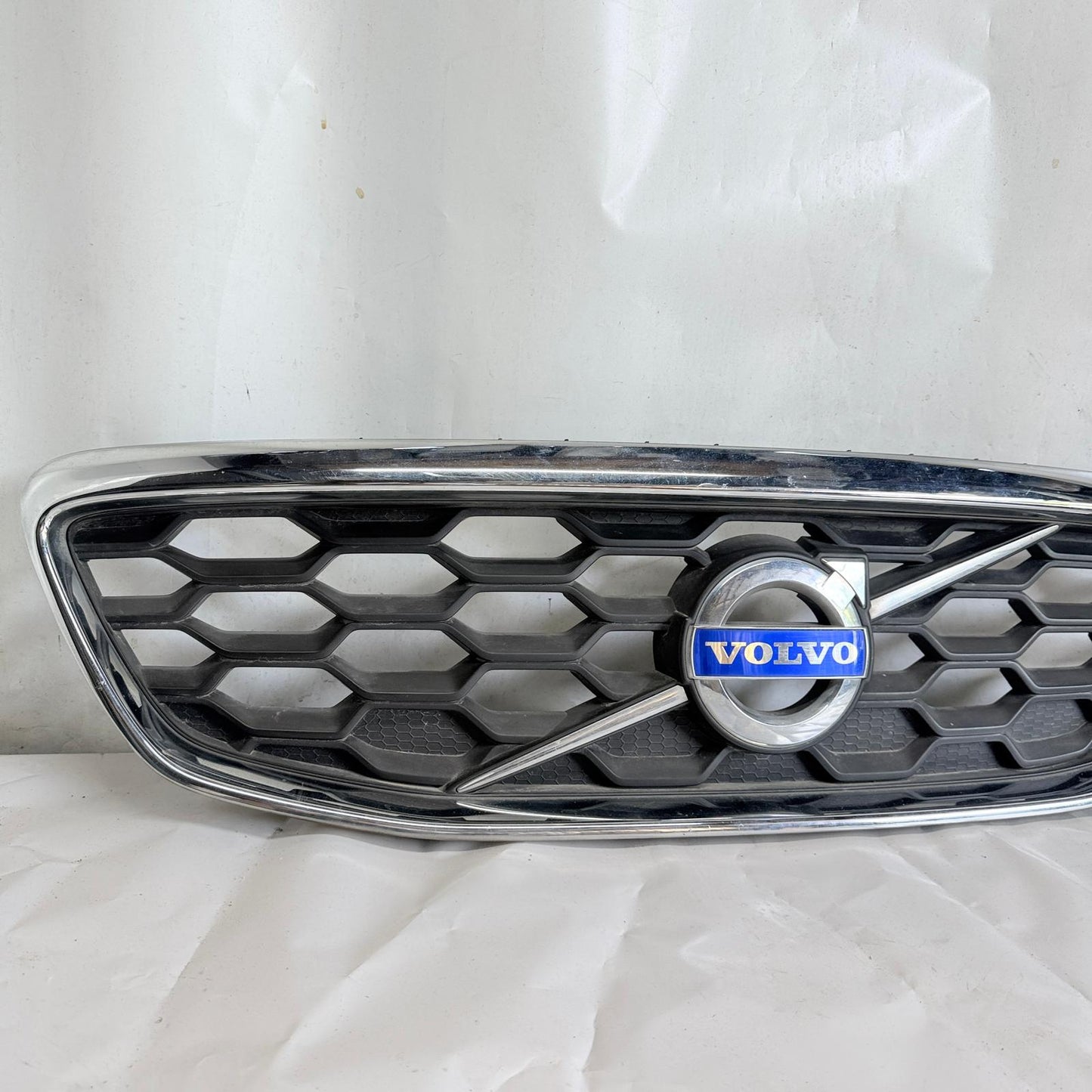 Volvo V40 Cross Country Ön Panjur 31383936 13-20 En Uygun Oto Parça