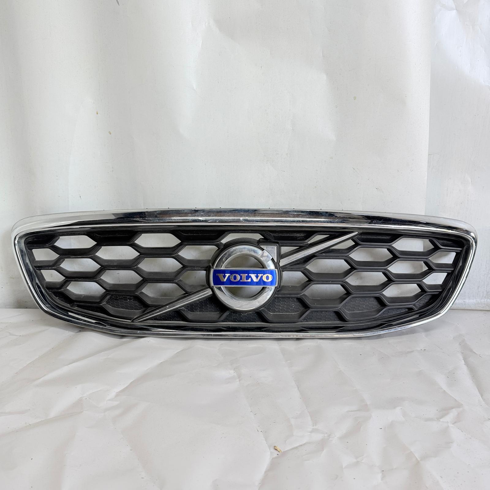 Volvo V40 Cross Country Ön Panjur 31383936 13-20 En Uygun Oto Parça