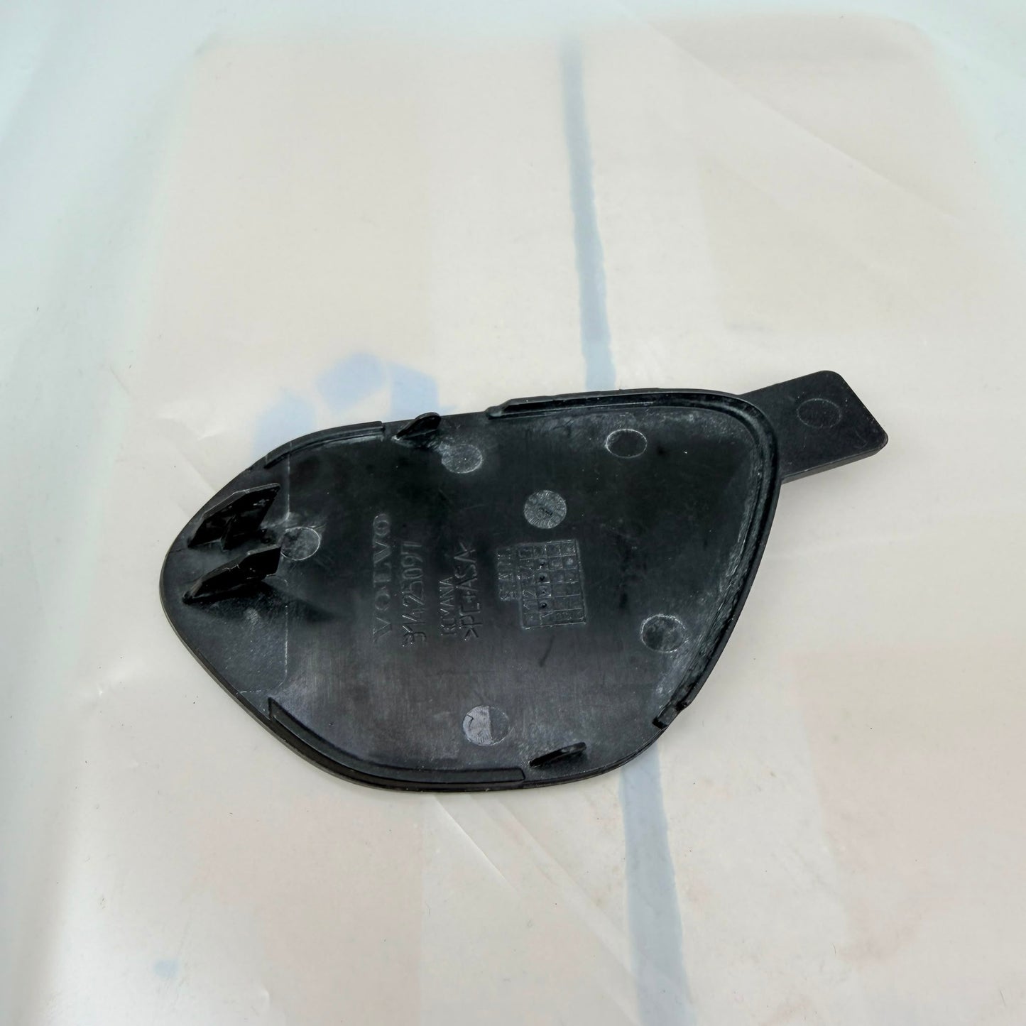 Volvo S60 R-Design Ön Tampon Çeki Demir Kapağı 31425097