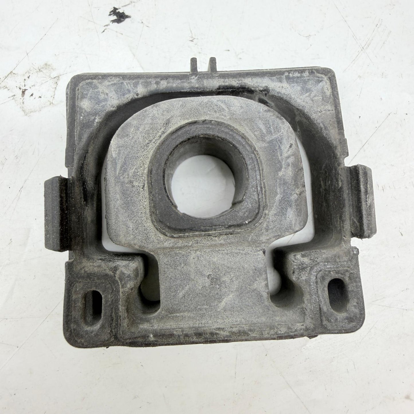 Volvo XC90 Radyatör Üst Tutucu Braket 31439871 Orijinal Sıfır En Uygun Oto Parça