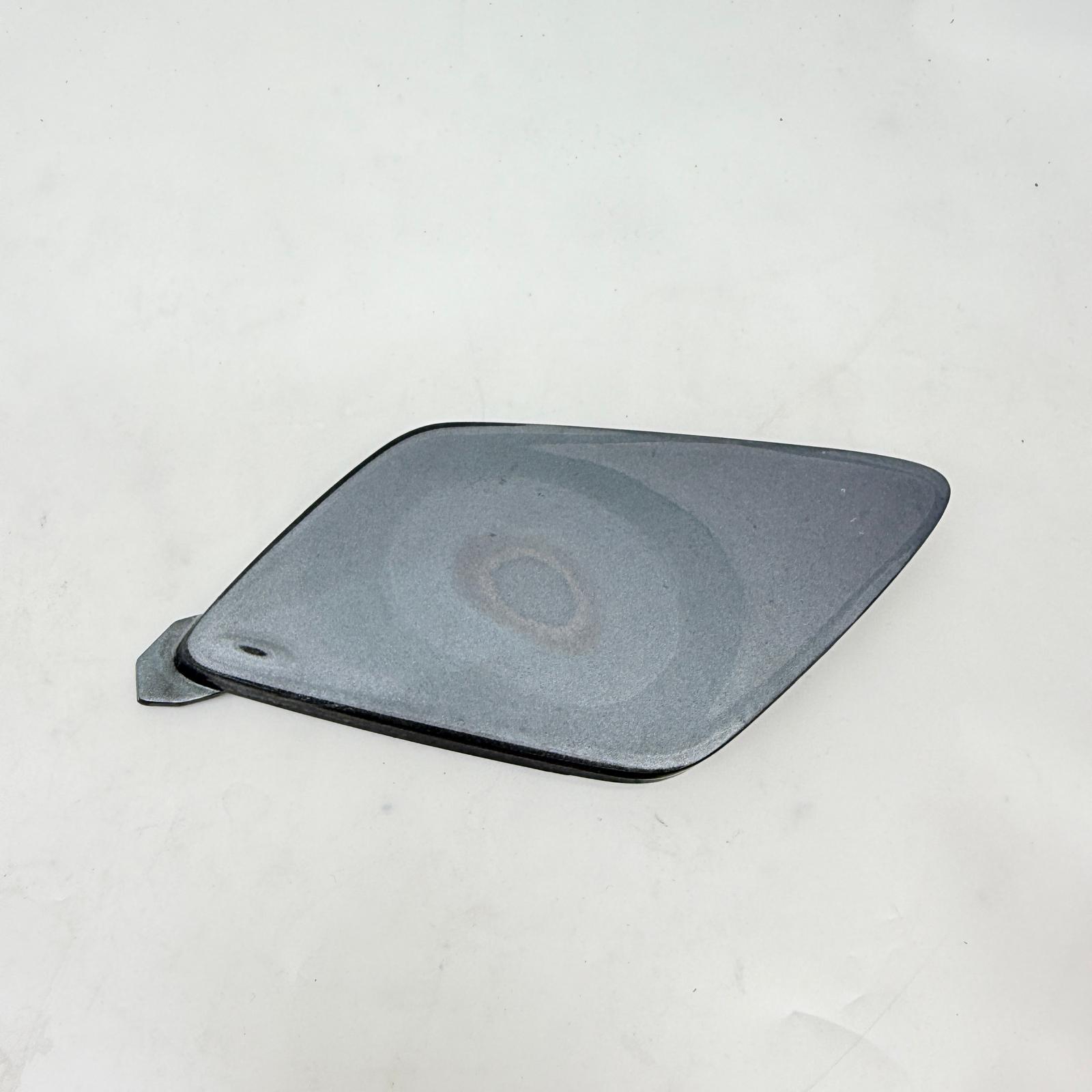 Volvo XC60 R Design Ön Tampon Çeki Demir Kapağı 18-21 31455179 En Uygun Oto Parça