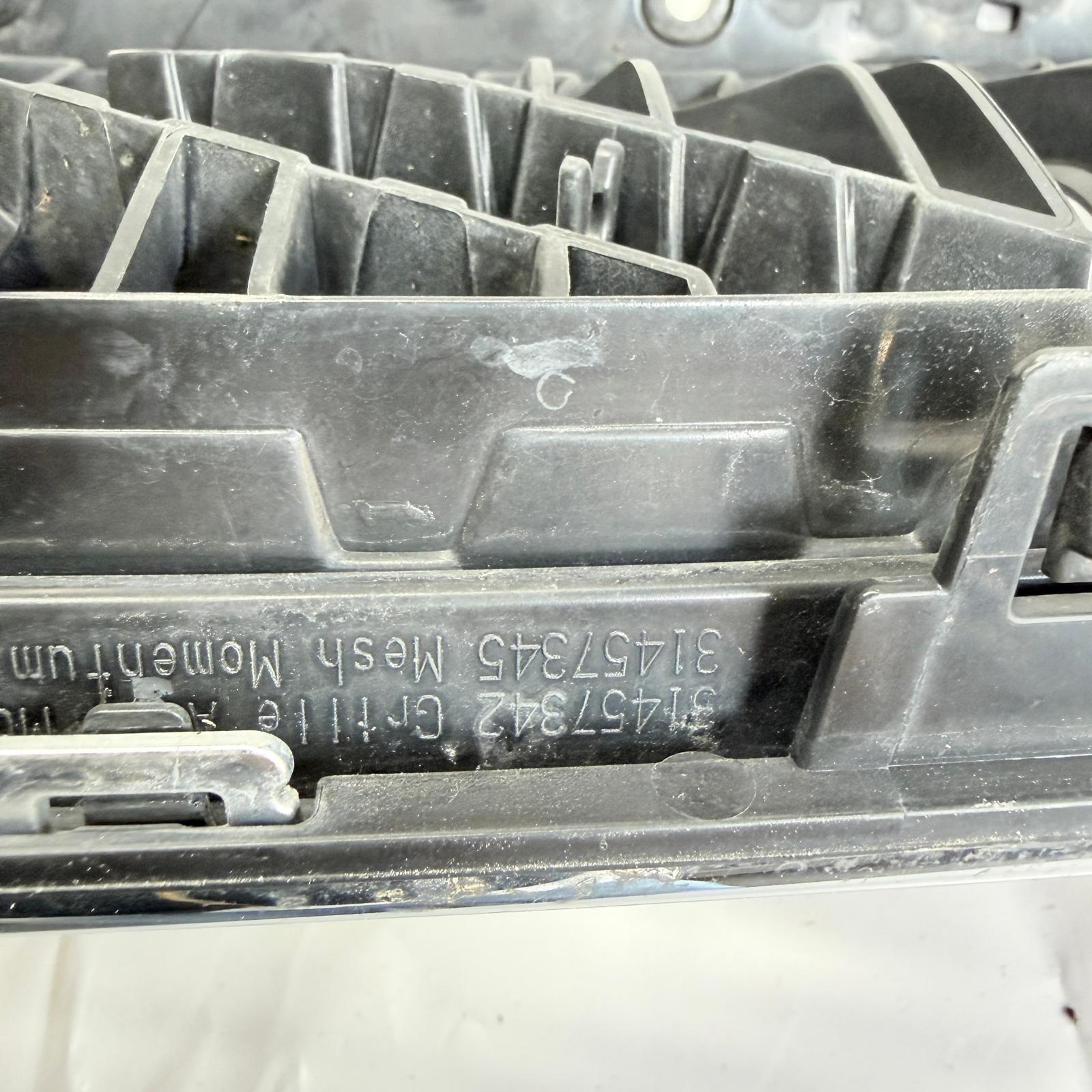 Volvo XC40 Ön Panjur 31457345 15-20 En Uygun Oto Parça