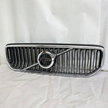 Volvo XC40 Ön Panjur 31457345 15-20 En Uygun Oto Parça