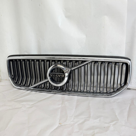 Volvo XC40 Ön Panjur 31457345 15-20 En Uygun Oto Parça
