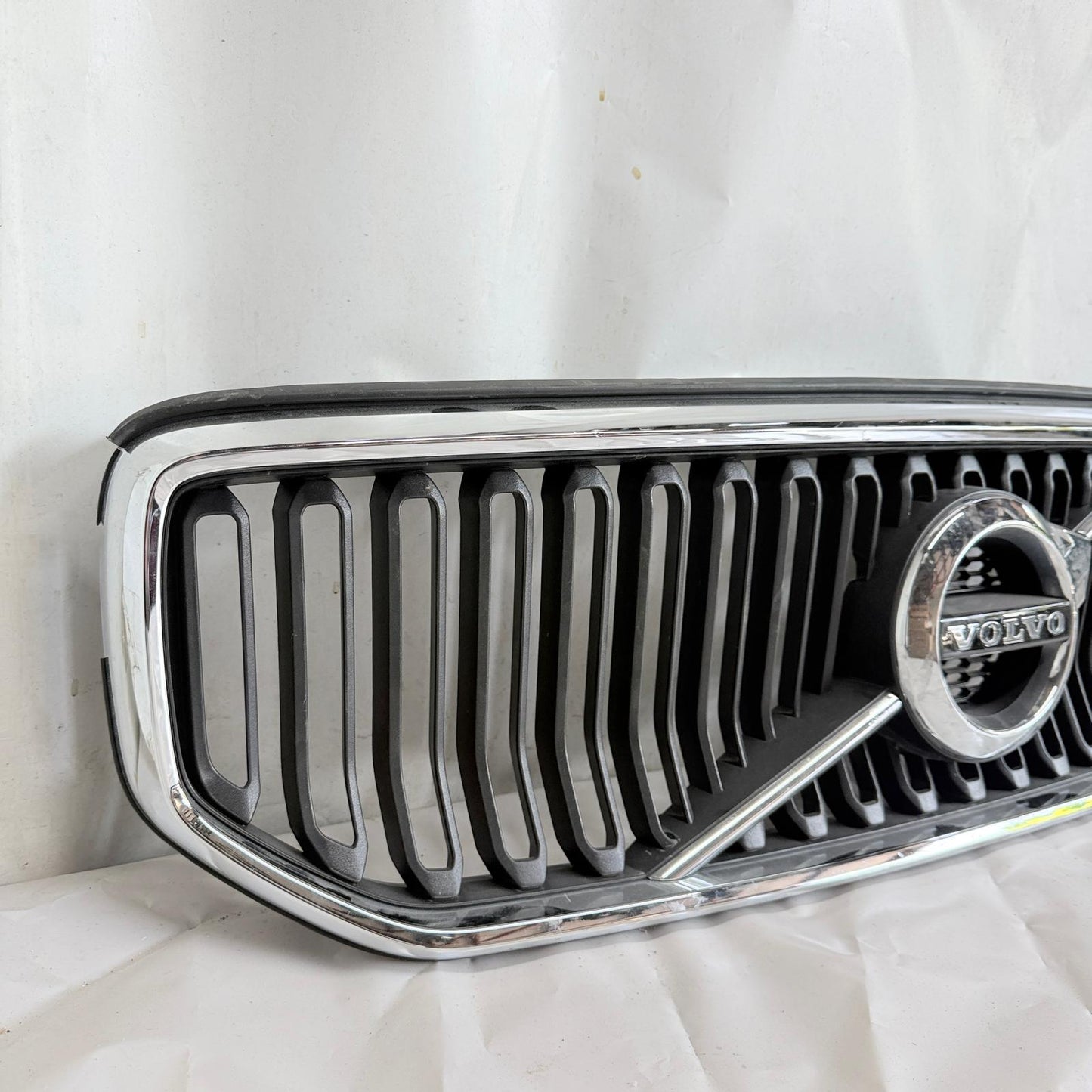 Volvo XC40 Ön Panjur 31457345 15-20 En Uygun Oto Parça